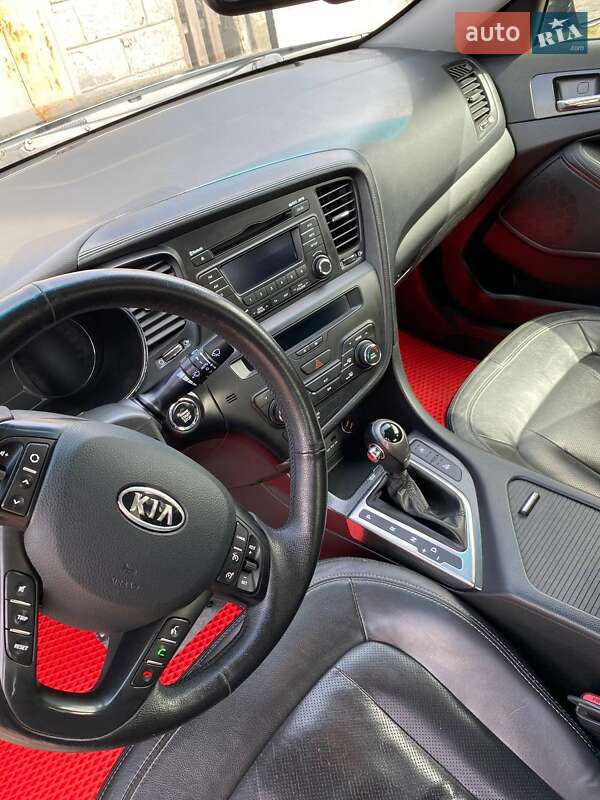 Седан Kia Optima 2011 в Славянске