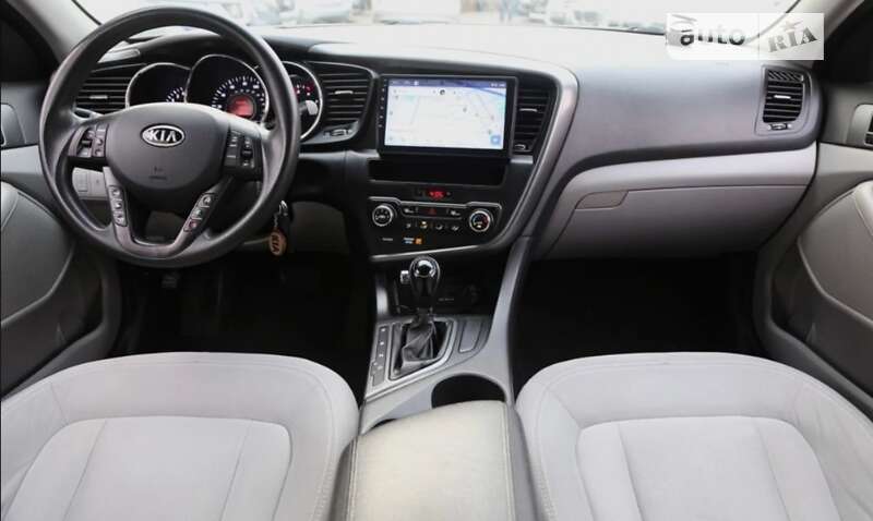 Седан Kia Optima 2011 в Украинке