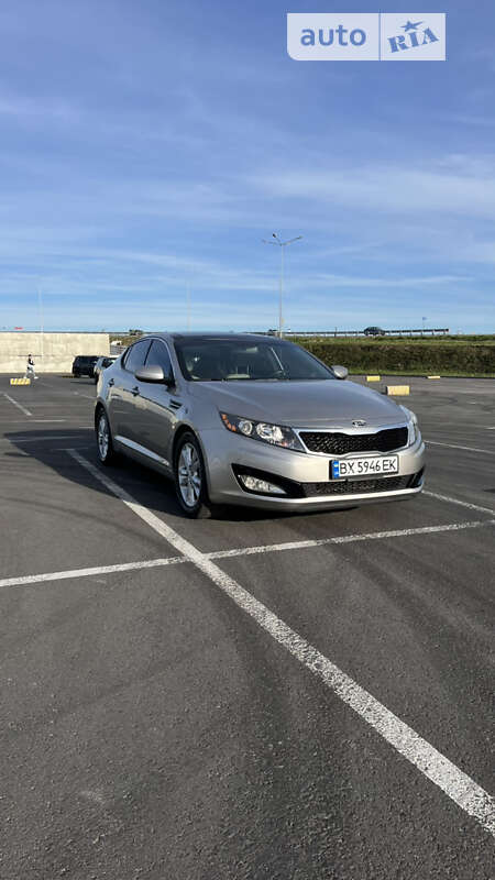 Седан Kia Optima 2012 в Львове