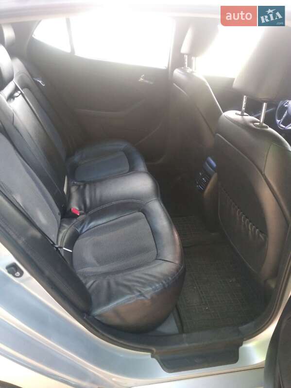 Седан Kia Optima 2011 в Одесі