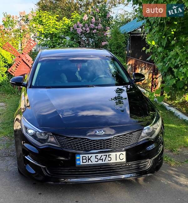 Седан Kia Optima 2016 в Ровно