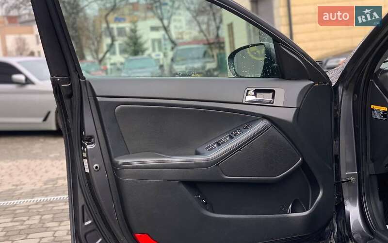 Седан Kia Optima 2012 в Белой Церкви