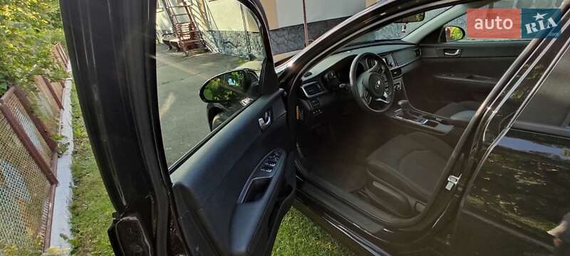 Седан Kia Optima 2016 в Ровно