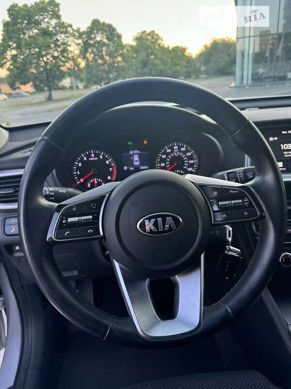 Седан Kia Optima 2019 в Киеве