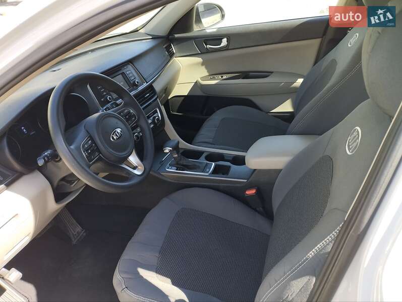 Седан Kia Optima 2016 в Одессе