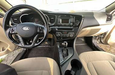 Седан Kia Optima 2012 в Житомире