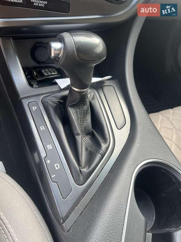 Седан Kia Optima 2015 в Дніпрі