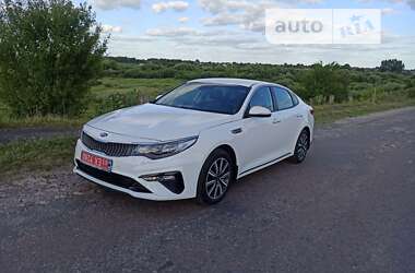 Седан Kia Optima 2019 в Луцке