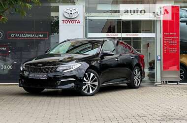 Седан Kia Optima 2016 в Ужгороді