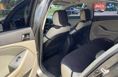 Седан Kia Optima 2012 в Умани