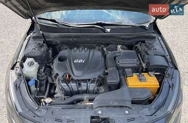 Седан Kia Optima 2012 в Умани