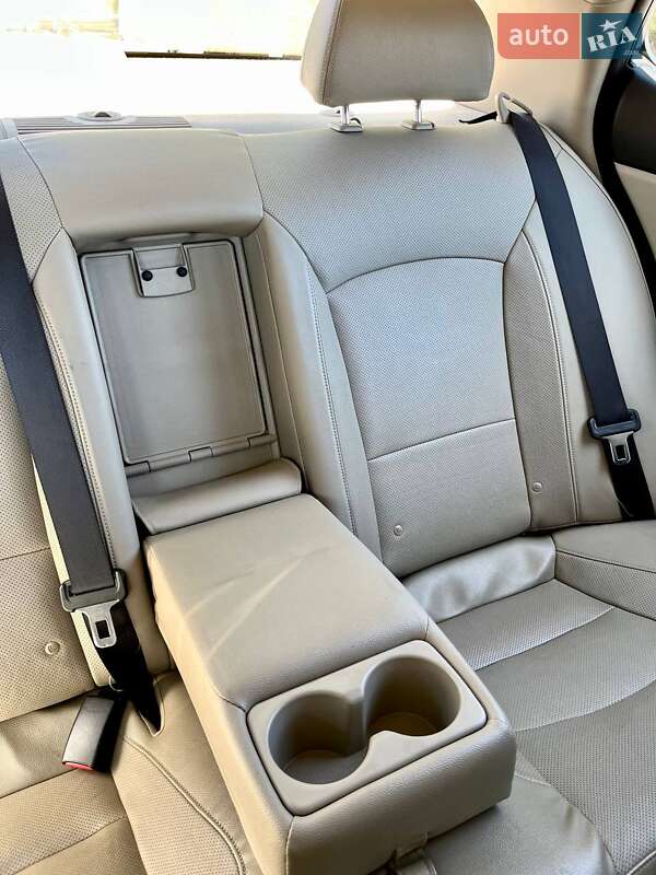 Седан Kia Optima 2014 в Одесі
