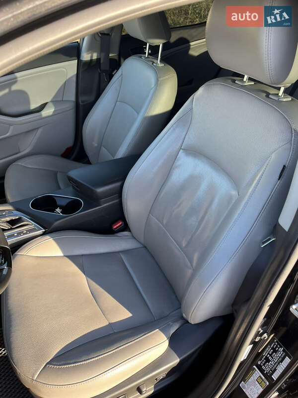 Седан Kia Optima 2014 в Кривом Роге