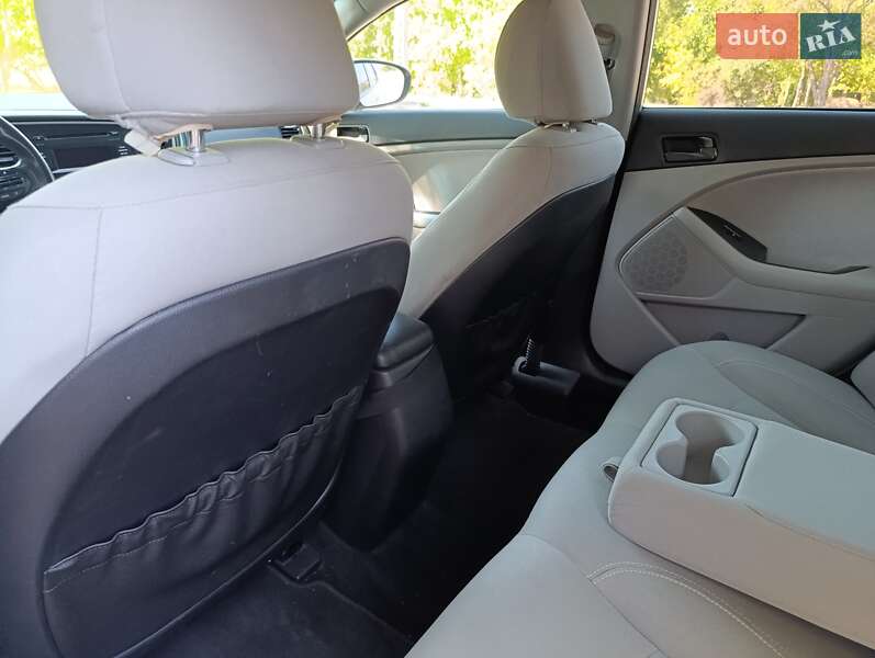 Седан Kia Optima 2014 в Миколаєві