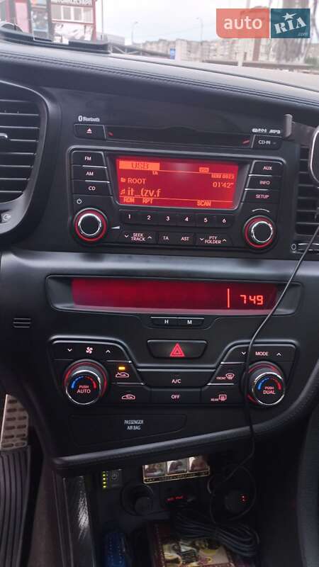 Седан Kia Optima 2012 в Хмельницком
