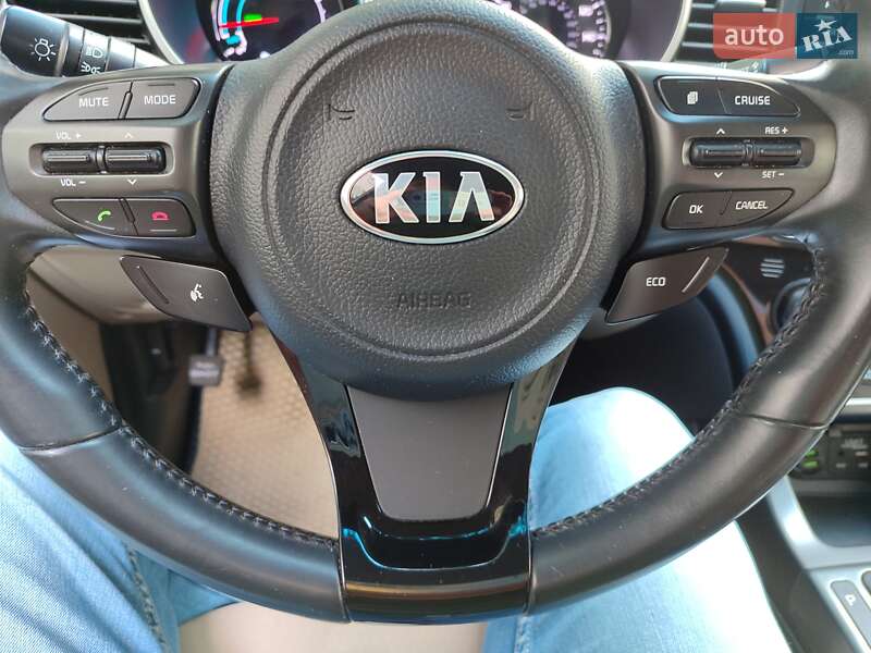 Седан Kia Optima 2015 в Киеве