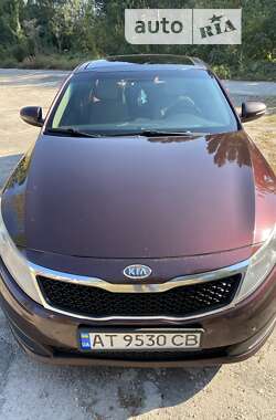 Седан Kia Optima 2012 в Вышгороде