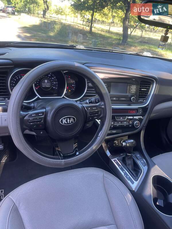 Седан Kia Optima 2015 в Киеве