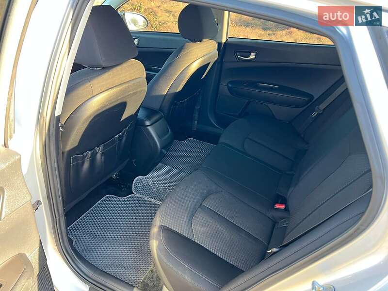 Седан Kia Optima 2018 в Баштанке