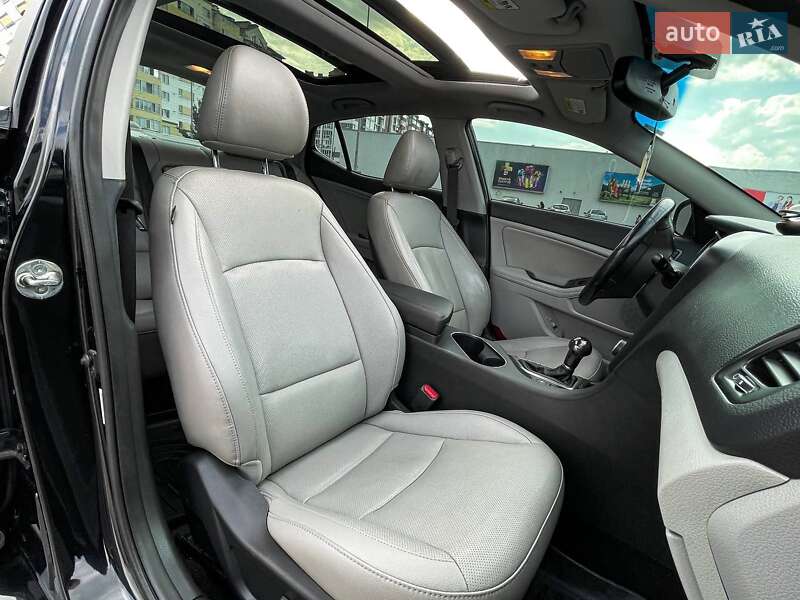 Седан Kia Optima 2014 в Ивано-Франковске