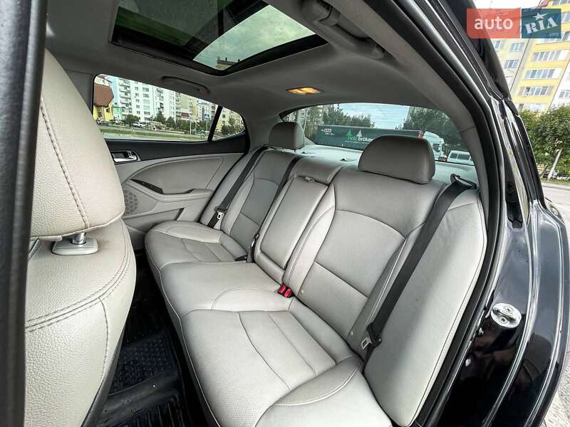 Седан Kia Optima 2014 в Ивано-Франковске