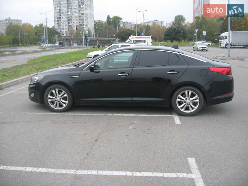 Седан Kia Optima 2011 в Киеве