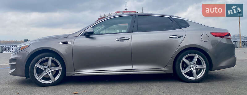 Седан Kia Optima 2017 в Днепре
