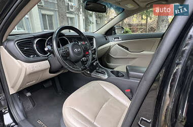 Седан Kia Optima 2013 в 