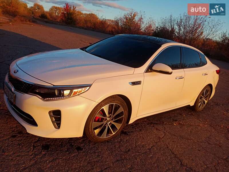 Седан Kia Optima 2016 в Благовещенском