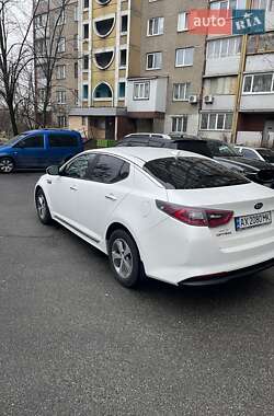 Седан Kia Optima 2015 в Петропавловской Борщаговке