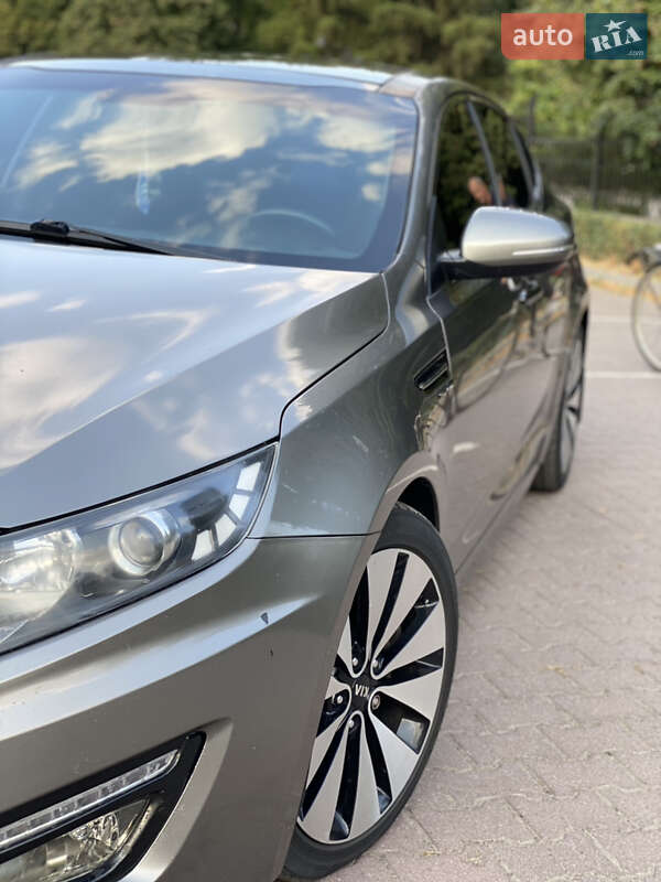 Седан Kia Optima 2011 в Миргороді