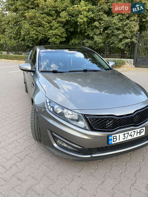 Седан Kia Optima 2011 в Миргороді