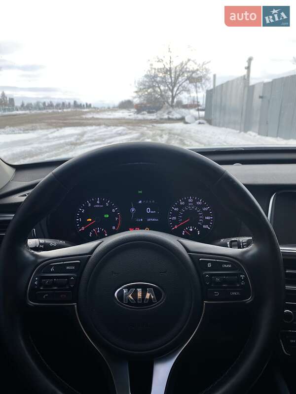 Седан Kia Optima 2016 в Виннице
