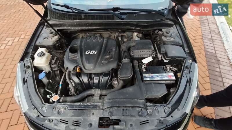 Седан Kia Optima 2011 в Киеве