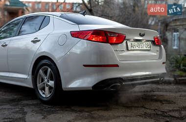 Седан Kia Optima 2015 в 