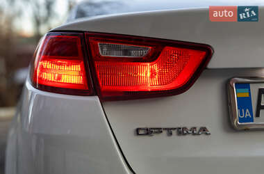 Седан Kia Optima 2015 в 