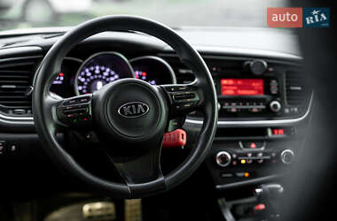 Седан Kia Optima 2015 в 