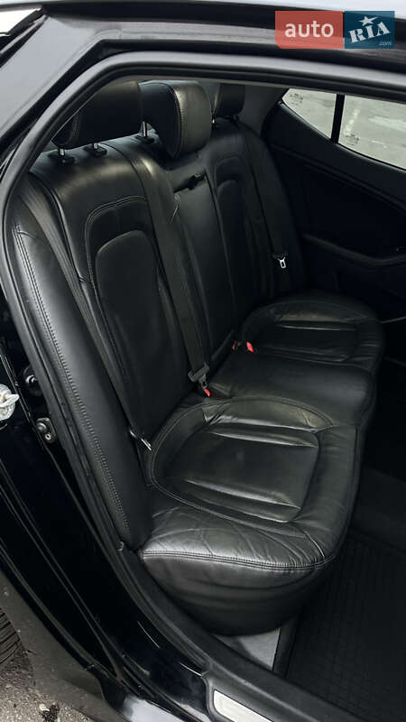 Седан Kia Optima 2011 в Краматорську
