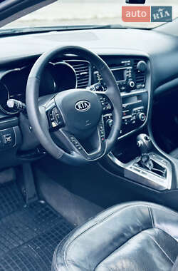 Седан Kia Optima 2011 в 