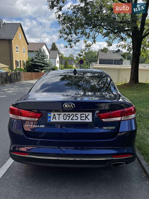Седан Kia Optima 2016 в Львове