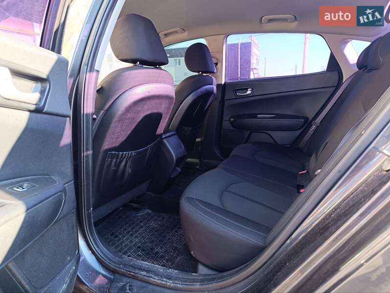 Седан Kia Optima 2017 в Полтаве