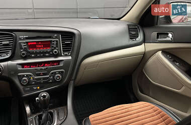 Седан Kia Optima 2013 в 