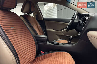 Седан Kia Optima 2013 в 