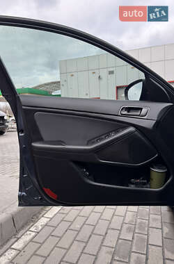 Седан Kia Optima 2015 в 