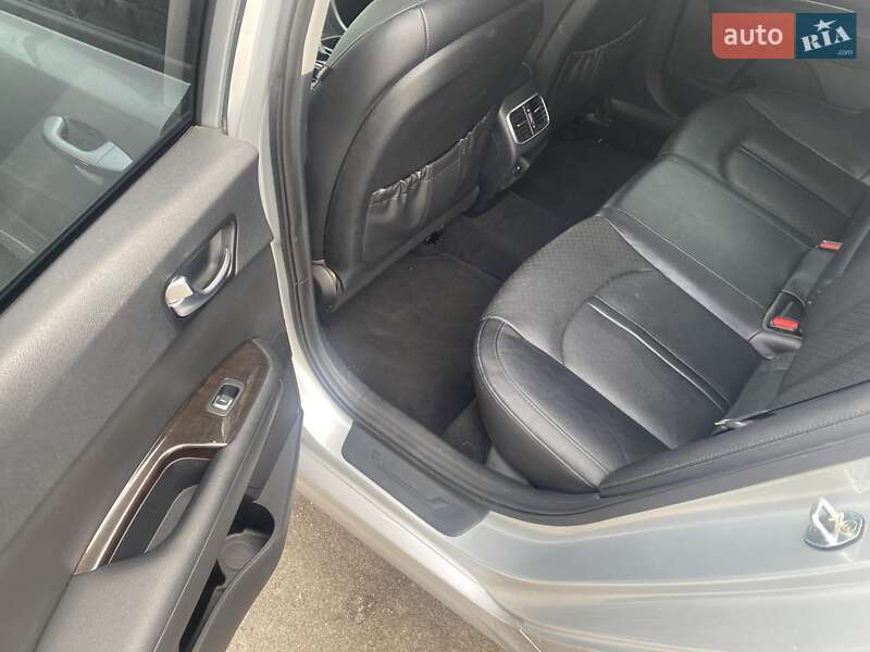 Седан Kia Optima 2016 в Киеве