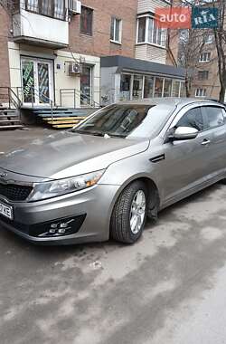 Седан Kia Optima 2013 в Днепре