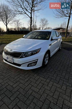 Седан Kia Optima 2015 в 