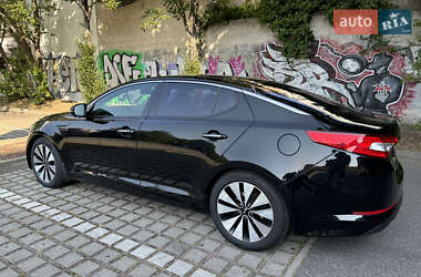 Седан Kia Optima 2012 в Черновцах