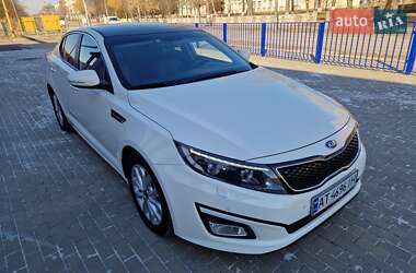 Седан Kia Optima 2015 в Калуше