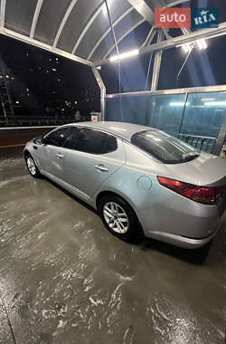 Седан Kia Optima 2011 в Києві